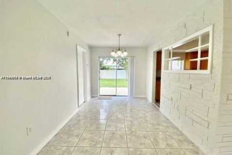Villa ou maison à vendre à Sunrise, Floride: 2 chambres, 89.37 m2 № 1836461 - photo 8