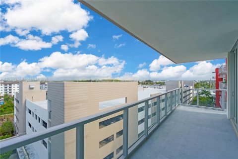 Condo in Doral, Florida, 3 bedrooms  № 1955724 - photo 24