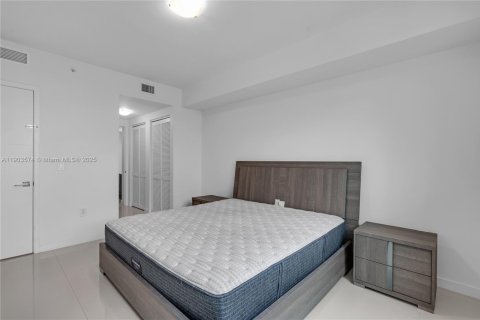 Condo in Doral, Florida, 3 bedrooms  № 1955724 - photo 22