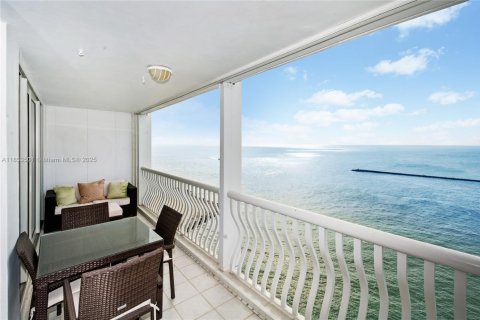 Copropriété à vendre à Fort Lauderdale, Floride: 2 chambres, 201.6 m2 № 2012160 - photo 5