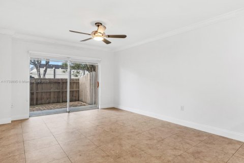Condo in Miami, Florida, 1 bedroom  № 1692187 - photo 24