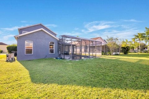 House in Davenport, Florida 5 bedrooms, 241.55 sq.m. № 1904935 - photo 30