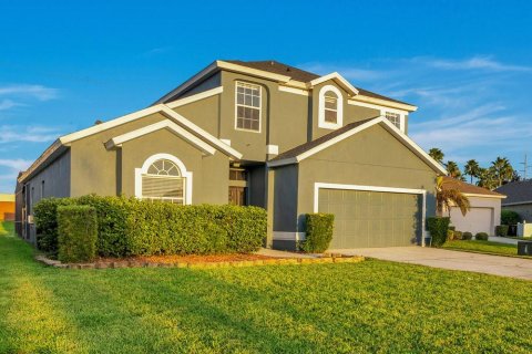 House in Davenport, Florida 5 bedrooms, 241.55 sq.m. № 1904935 - photo 2