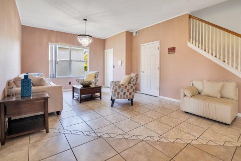 House in Davenport, Florida 5 bedrooms, 241.55 sq.m. № 1904935 - photo 14