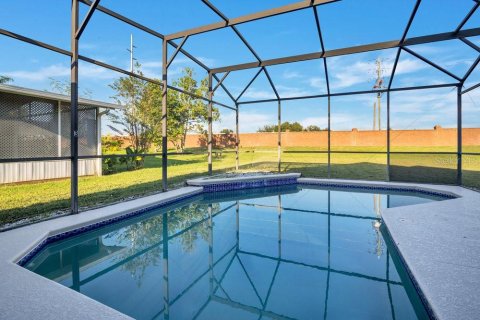 House in Davenport, Florida 5 bedrooms, 241.55 sq.m. № 1904935 - photo 28