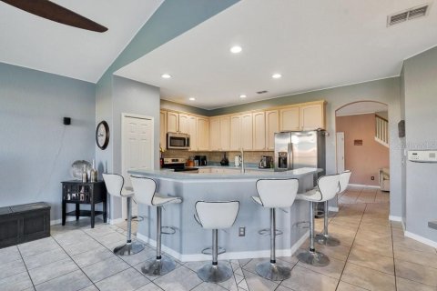 House in Davenport, Florida 5 bedrooms, 241.55 sq.m. № 1904935 - photo 8