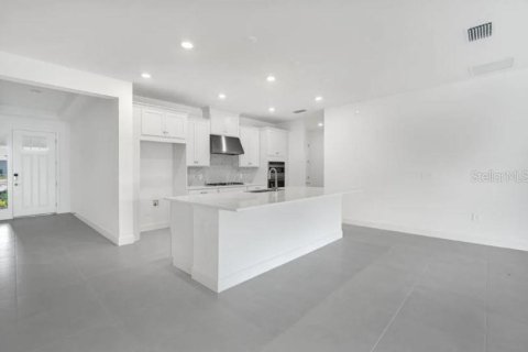 Casa en venta en Winter Garden, Florida, 4 dormitorios, 263.56 m2 № 1719070 - foto 3