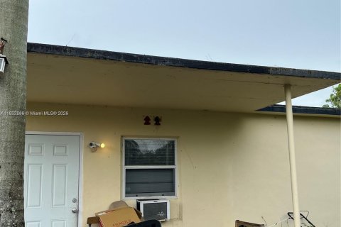 House in Homestead, Florida 1 bedroom, 49.61 sq.m. № 1881619 - photo 2