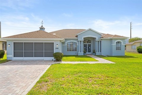 Casa en Spring Hill, Florida 3 dormitorios, 183.57 m2 № 2137250