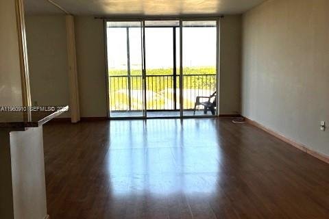 Купить кондоминиум в Норт-Майами, Флорида 1 спальня, 92.53м2, № 2021818 - фото 2