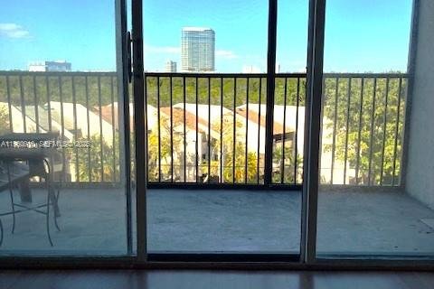 Купить кондоминиум в Норт-Майами, Флорида 1 спальня, 92.53м2, № 2021818 - фото 14