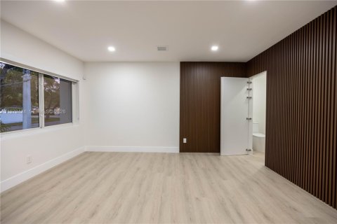 Villa ou maison à vendre à Miami, Floride: 3 chambres, 149.39 m2 № 2048815 - photo 8