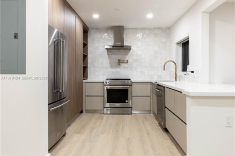 Villa ou maison à vendre à Miami, Floride: 3 chambres, 149.39 m2 № 2048815 - photo 12