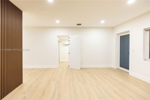 Villa ou maison à vendre à Miami, Floride: 3 chambres, 149.39 m2 № 2048815 - photo 6