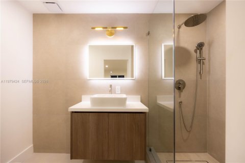 Villa ou maison à vendre à Miami, Floride: 3 chambres, 149.39 m2 № 2048815 - photo 24