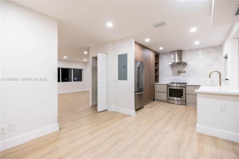 Villa ou maison à vendre à Miami, Floride: 3 chambres, 149.39 m2 № 2048815 - photo 11