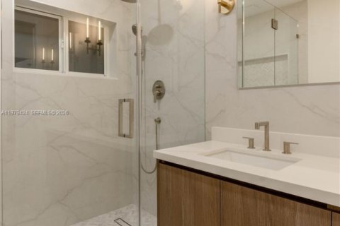 Villa ou maison à vendre à Miami, Floride: 3 chambres, 149.39 m2 № 2048815 - photo 18
