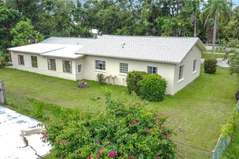 House in Bradenton, Florida 3 bedrooms, 177.26 sq.m. № 1885832 - photo 5