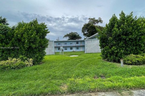 Commercial property in Canal Point, Florida № 1977583 - photo 2