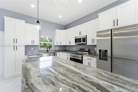 Villa ou maison à vendre à Port St. Lucie, Floride: 4 chambres, 185.8 m2 № 2065739 - photo 6