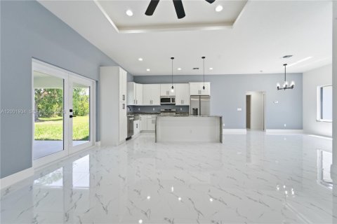 Villa ou maison à vendre à Port St. Lucie, Floride: 4 chambres, 185.8 m2 № 2065739 - photo 4