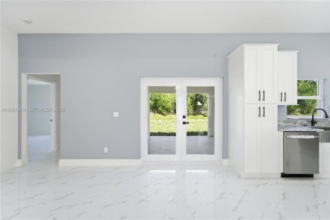 Villa ou maison à vendre à Port St. Lucie, Floride: 4 chambres, 185.8 m2 № 2065739 - photo 11