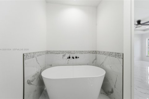 Villa ou maison à vendre à Port St. Lucie, Floride: 4 chambres, 185.8 m2 № 2065739 - photo 19