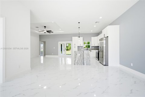 Villa ou maison à vendre à Port St. Lucie, Floride: 4 chambres, 185.8 m2 № 2065739 - photo 2