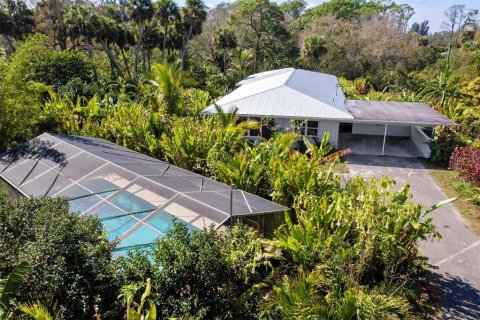 House in Vero Beach, Florida 4 bedrooms, 219.53 sq.m. № 1379744 - photo 3