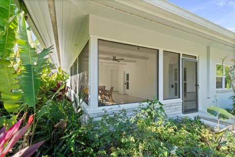 House in Vero Beach, Florida 4 bedrooms, 219.53 sq.m. № 1379744 - photo 19