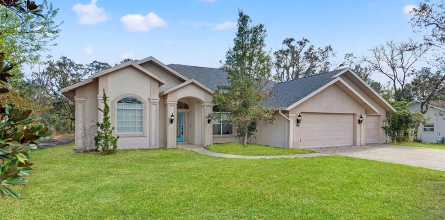 House in Homosassa, Florida 3 bedrooms, 214.6 sq.m. № 1528443