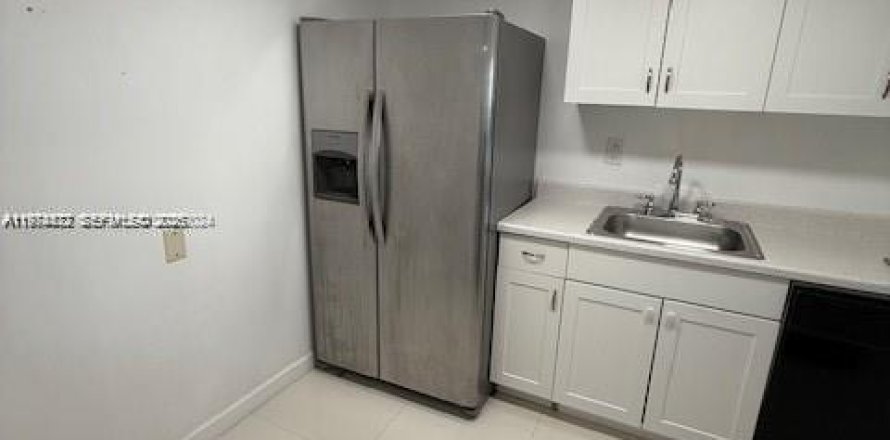 Condominio en Hallandale Beach, Florida, 1 dormitorio  № 2078992