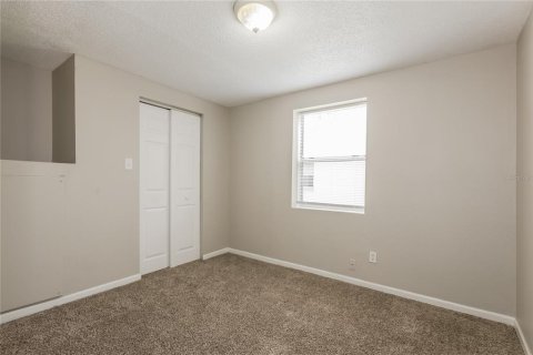 House in Saint Petersburg, Florida 3 bedrooms, 131.46 sq.m. № 1912281 - photo 13