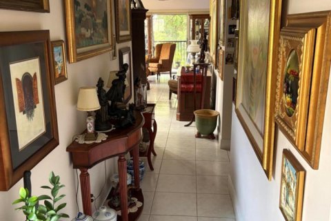 Condo in Pembroke Pines, Florida, 2 bedrooms № 2154621 - photo 2