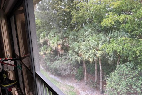 Condo in Pembroke Pines, Florida, 2 bedrooms № 2154621 - photo 26