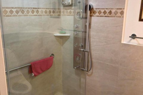 Condo in Pembroke Pines, Florida, 2 bedrooms № 2154621 - photo 19