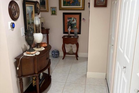 Condo in Pembroke Pines, Florida, 2 bedrooms № 2154621 - photo 8