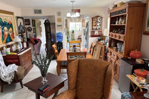 Condo in Pembroke Pines, Florida, 2 bedrooms № 2154621 - photo 13