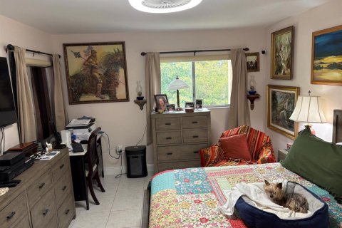 Condo in Pembroke Pines, Florida, 2 bedrooms № 2154621 - photo 16