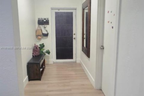 Apartment in Miami, Florida 2 bedrooms, 78.97 sq.m. № 2040518 - photo 3