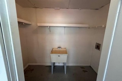 Propiedad comercial en alquiler en Stuart, Florida, 2 dormitorios, 96.99 m2 № 1207932 - foto 1