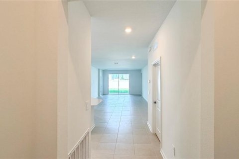 House in Haines City, Florida 3 bedrooms, 195.93 sq.m. № 2156054 - photo 4