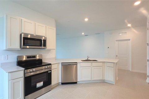 House in Haines City, Florida 3 bedrooms, 195.93 sq.m. № 2156054 - photo 6