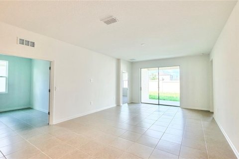House in Haines City, Florida 3 bedrooms, 195.93 sq.m. № 2156054 - photo 12