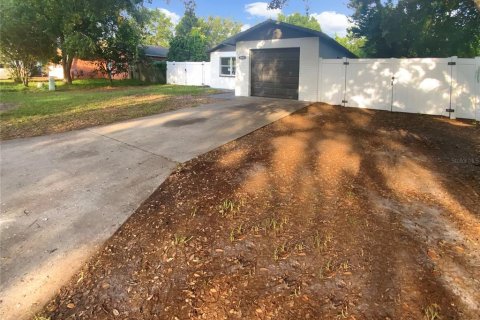House in Largo, Florida 3 bedrooms, 102.19 sq.m. № 1742649 - photo 28