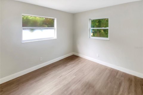 House in Largo, Florida 3 bedrooms, 102.19 sq.m. № 1742649 - photo 17