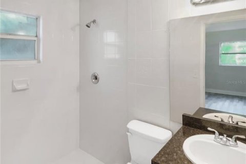 House in Largo, Florida 3 bedrooms, 102.19 sq.m. № 1742649 - photo 23