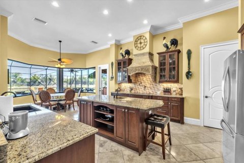 House in Punta Gorda, Florida 4 bedrooms, 429.3 sq.m. № 2393662 - photo 15