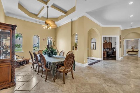 House in Punta Gorda, Florida 4 bedrooms, 429.3 sq.m. № 2393662 - photo 9