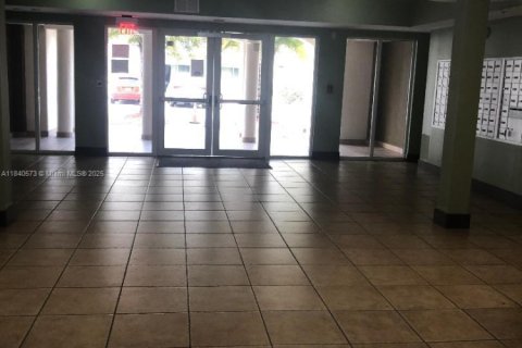 Снять в аренду кондоминиум в Катлер-Бей, Флорида 1 спальня, 58.06м2, № 1836825 - фото 5